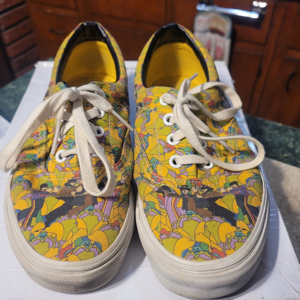 Rare Van's Yellow Submarine Men sz 6 Women sz 7.5